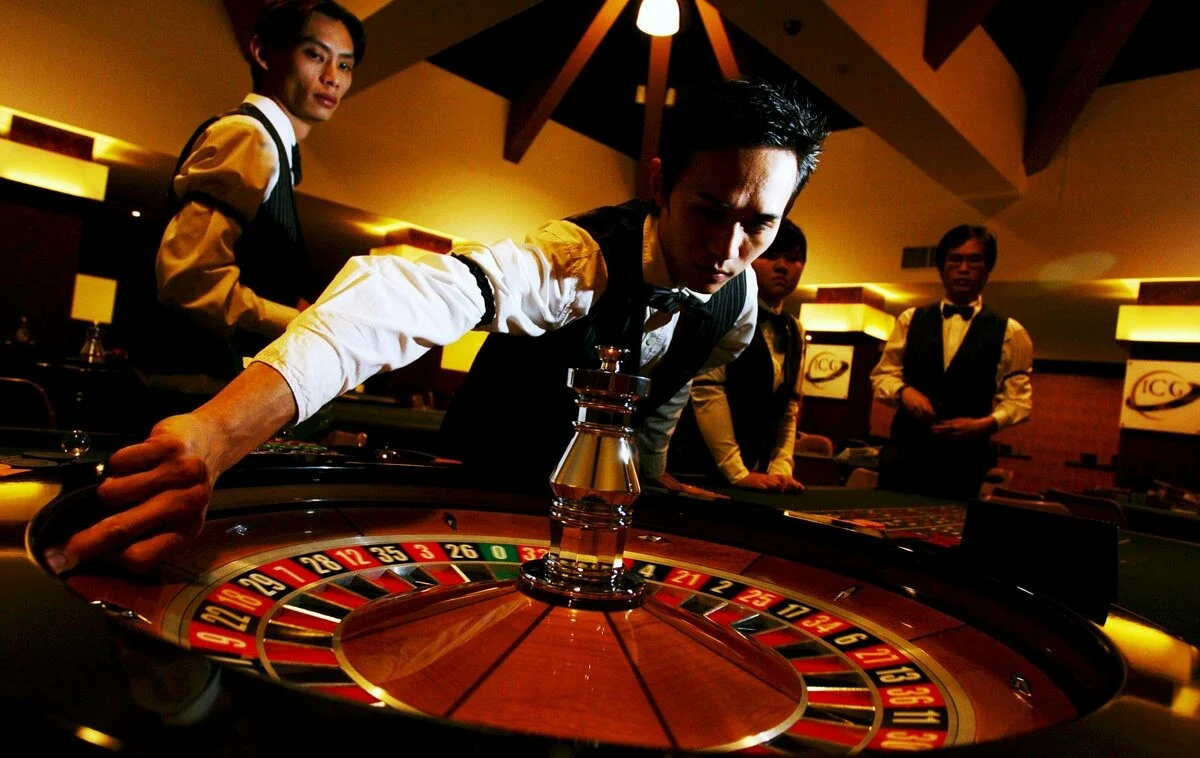 καζίνο ρουλέτα περιστροφή από κρουπιέρη