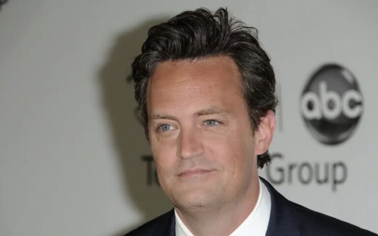 🎯-ο-σταρ-που-μπήκε-για-ένα-ποτό-και-έ-263885